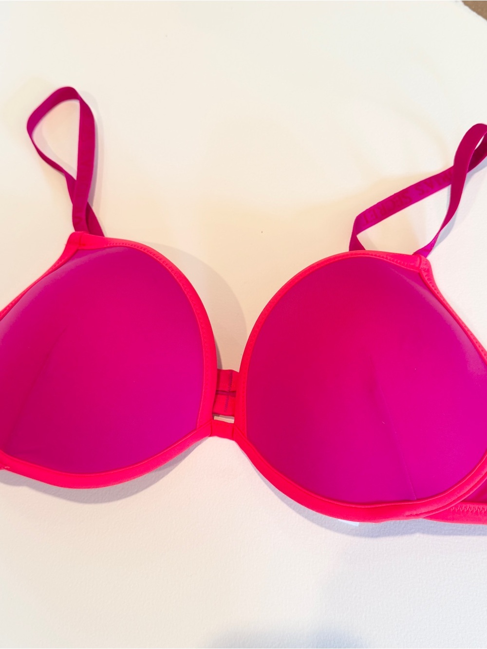 NWOT Victoria’s Secret Bikini Top